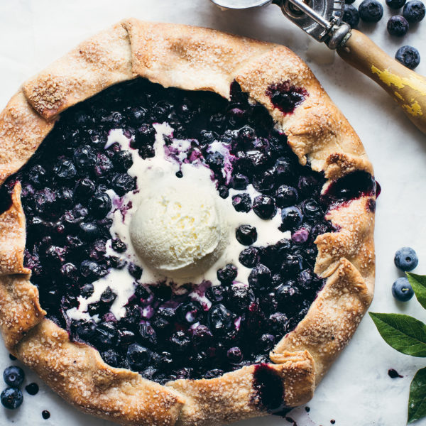 Blueberry Gallete and Traditional ice cream. Originally posted on Instagram by @bealubas