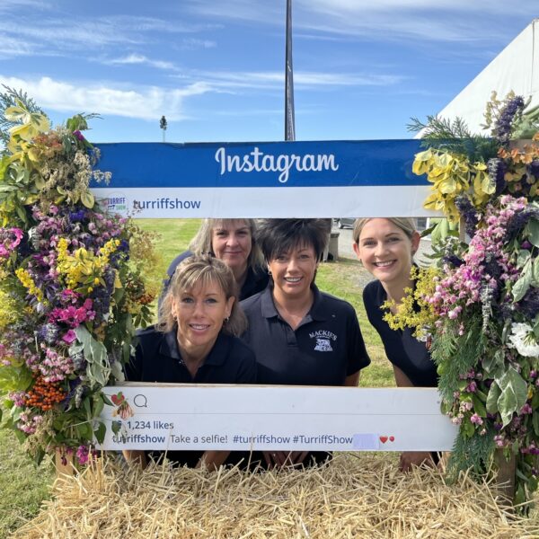 The girls could resist an 'Insta' snap